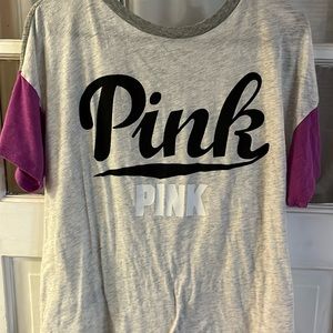 VS Pink tshirt hardly worn